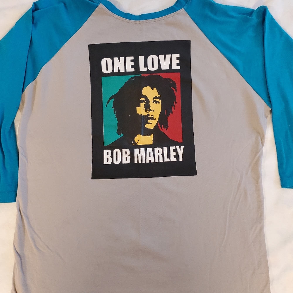 Bob Marley t-shirt